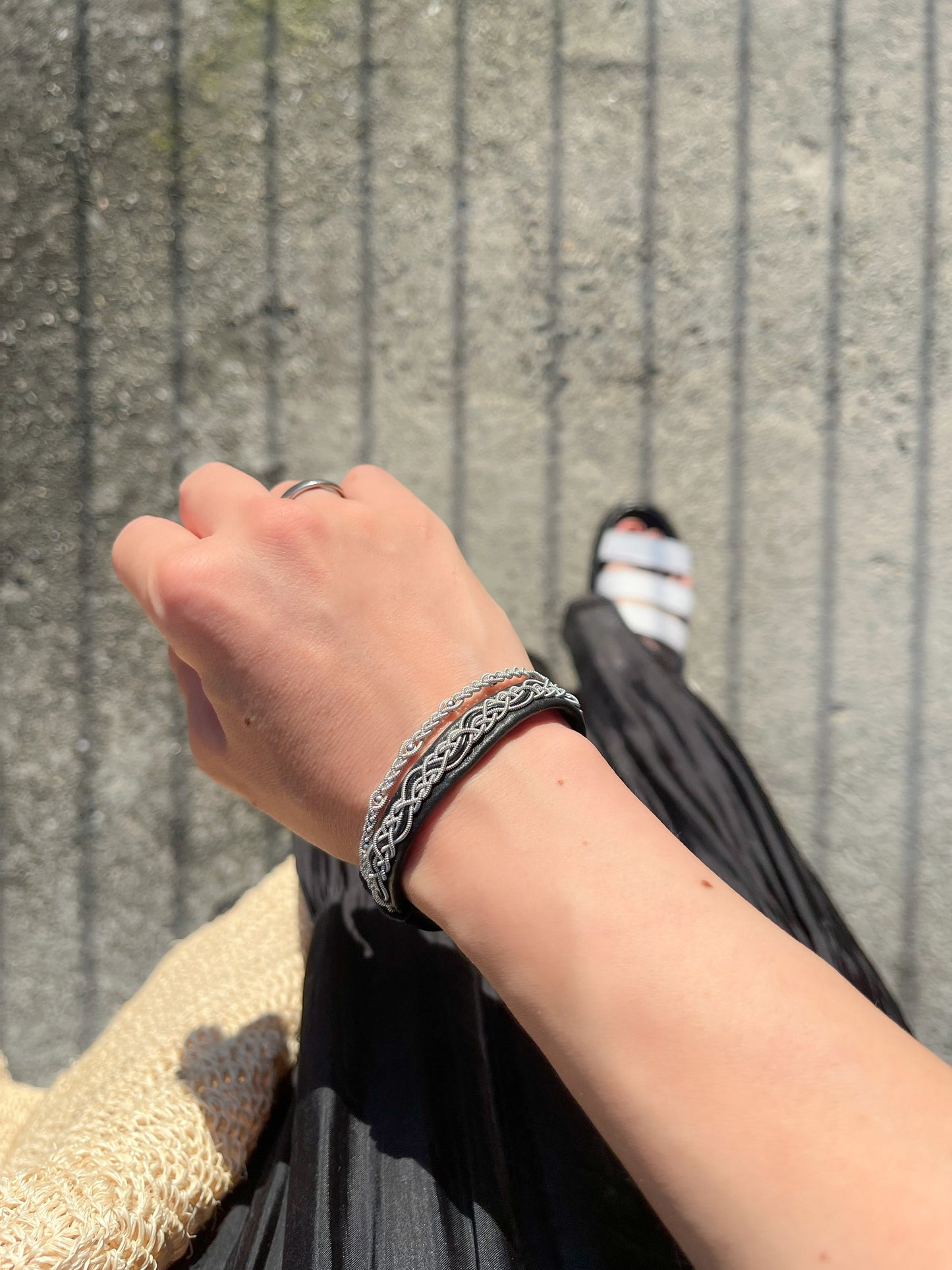 【受注制作】黒のクールな華を放つ、デュアルブレスレット