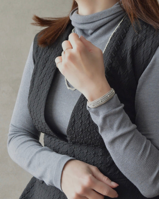 小粋なビーズアクセントの上品かわいいブレスレット