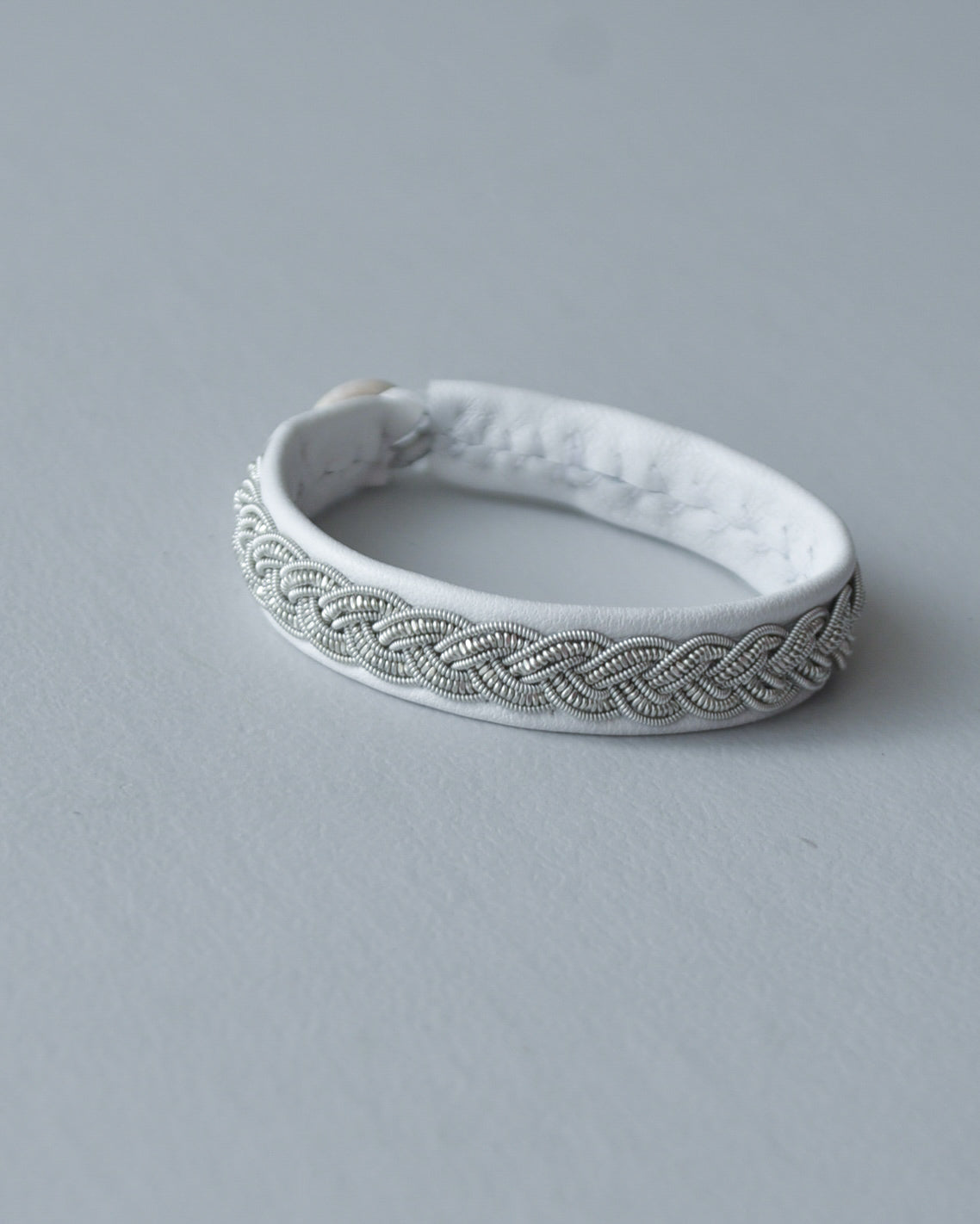 凛とした存在感のホワイトブレス