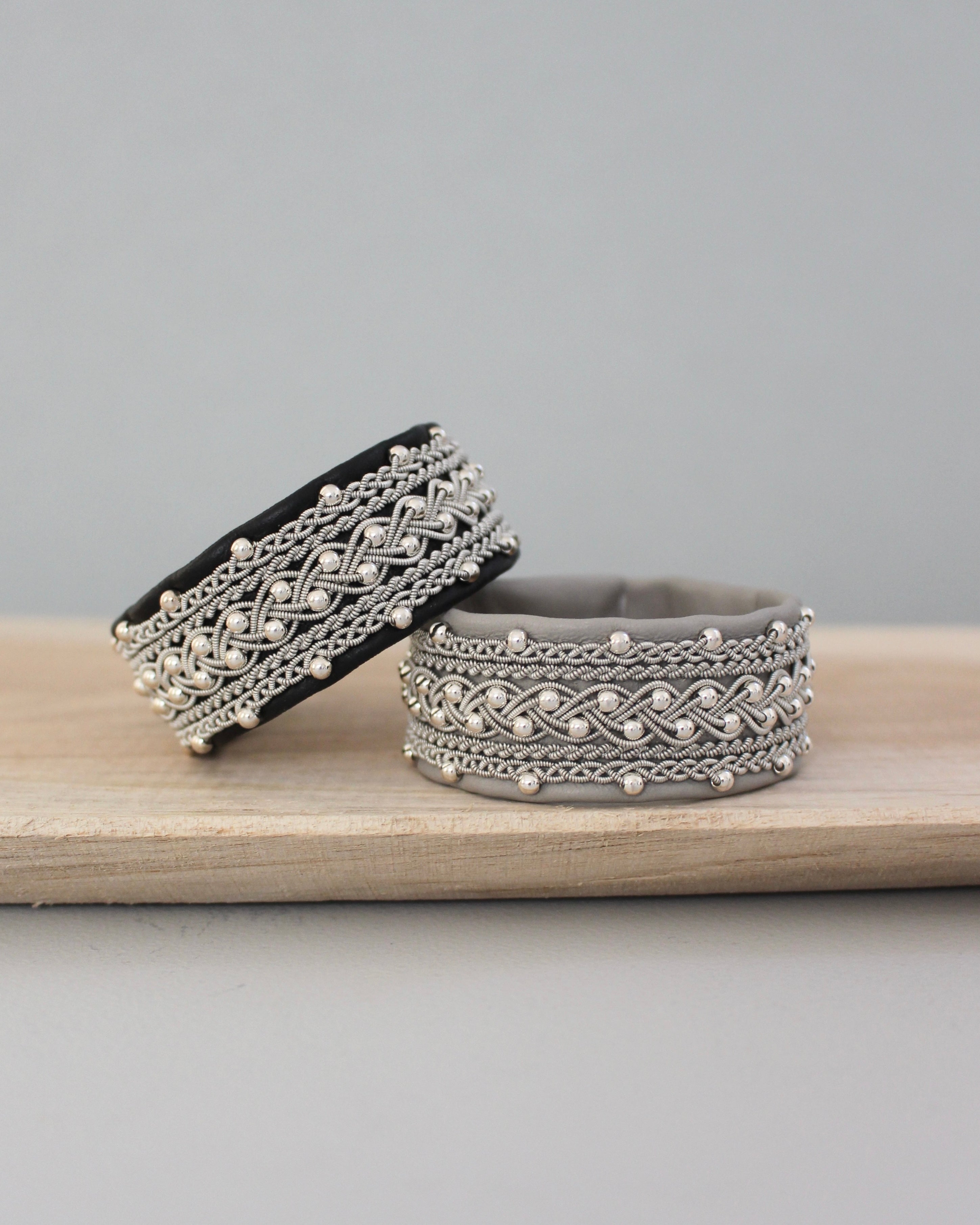 サーミブレスレット アンティークブラウン 幅2.4cm 北欧 レザーブレスレット サーミブレスレット アンティークブラウン 幅2.4cm 北欧 レザー