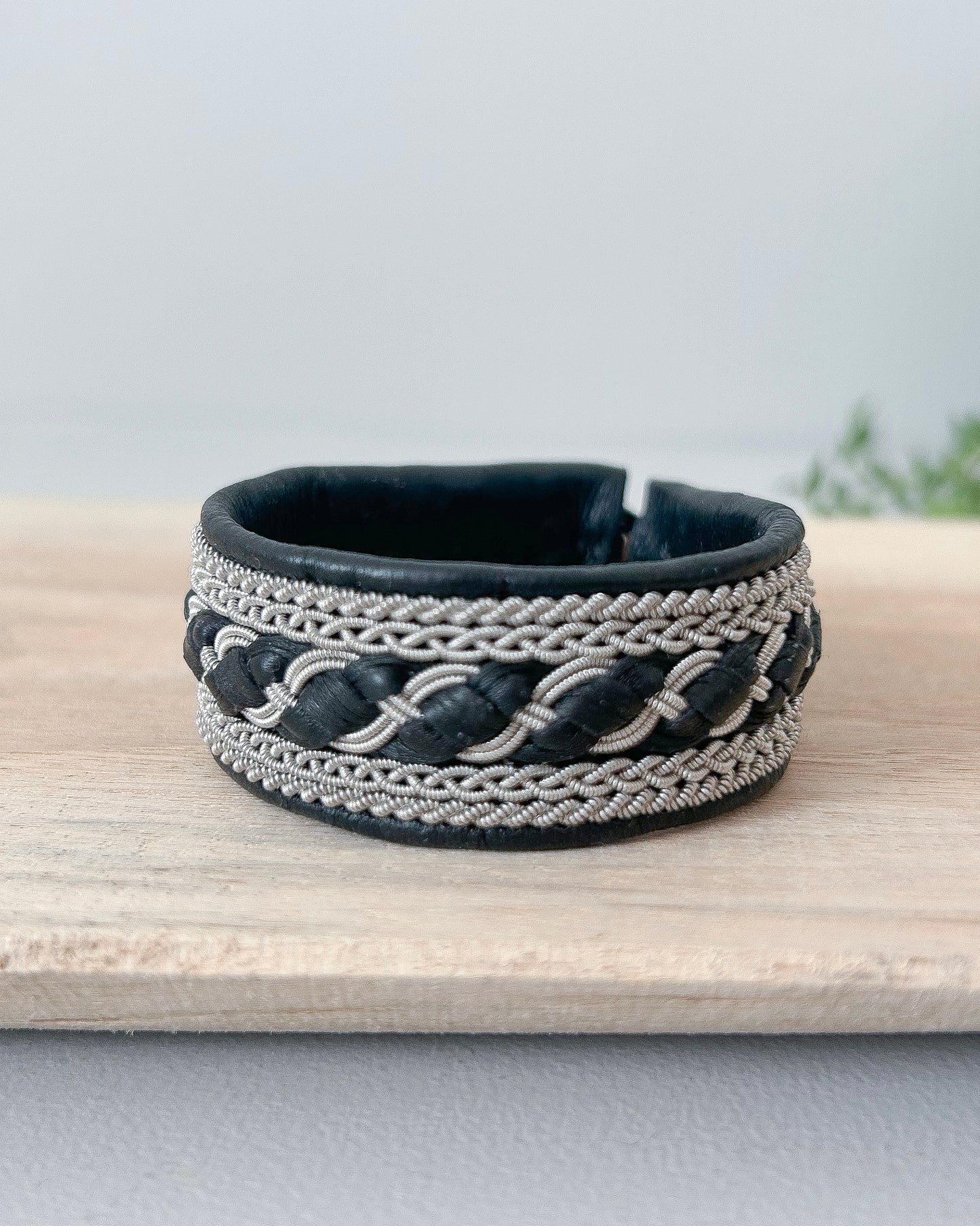 【受注制作】美しい幾何学パターンのブラックワイド