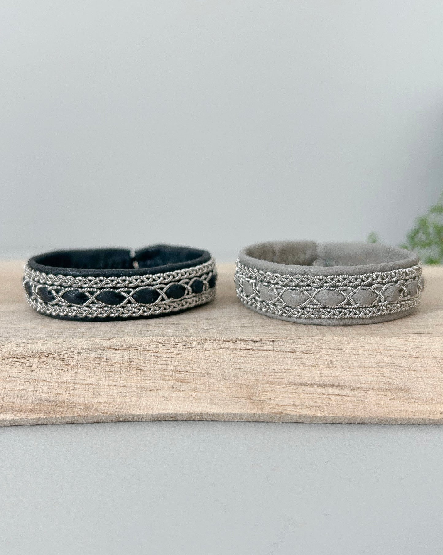 【受注制作】レザーの風合いを生かした、ブラック