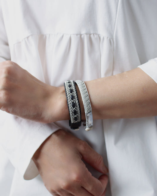 【受注制作】レザーの風合いを生かした、ブラック