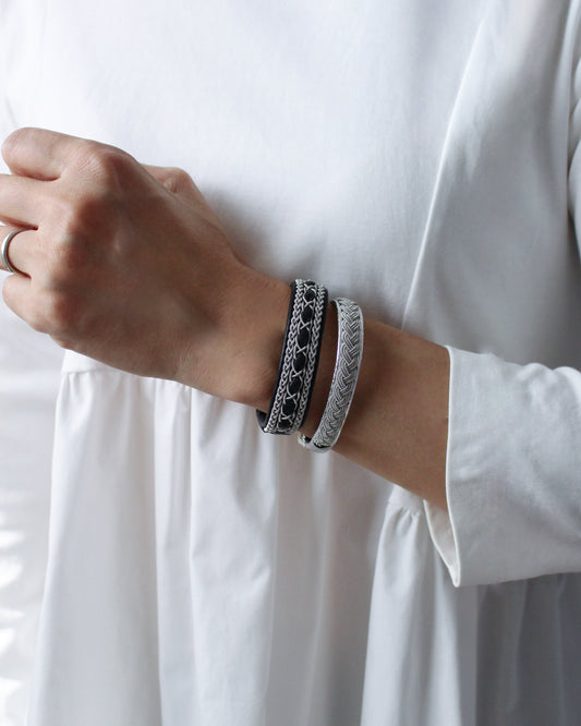 【受注制作】レザーの風合いを生かした、ブラック