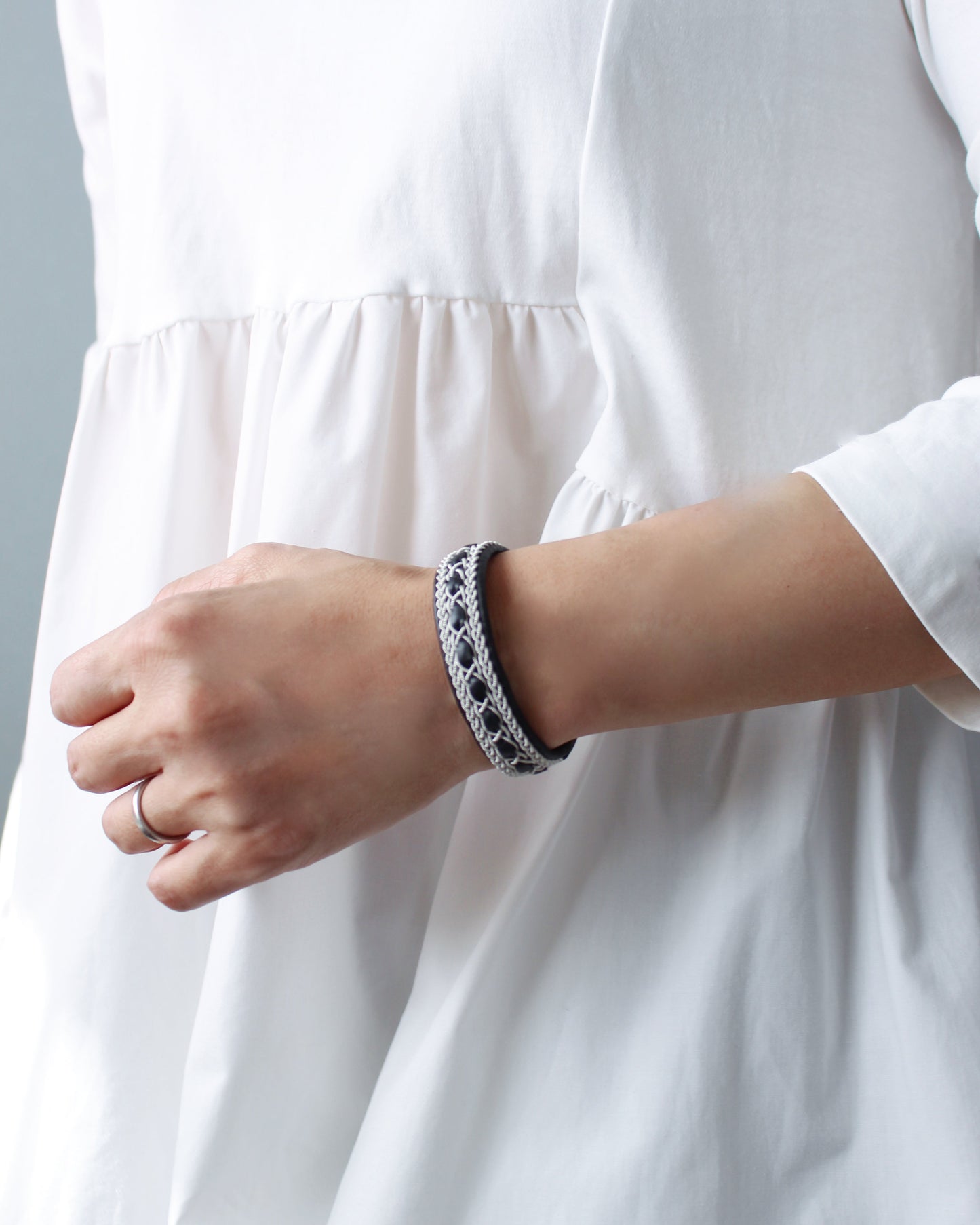 【受注制作】レザーの風合いを生かした、ブラック