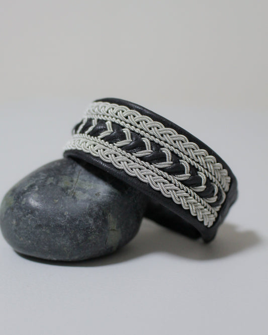 色あせない、ノルディックの美しいワイドブレス|受注制作