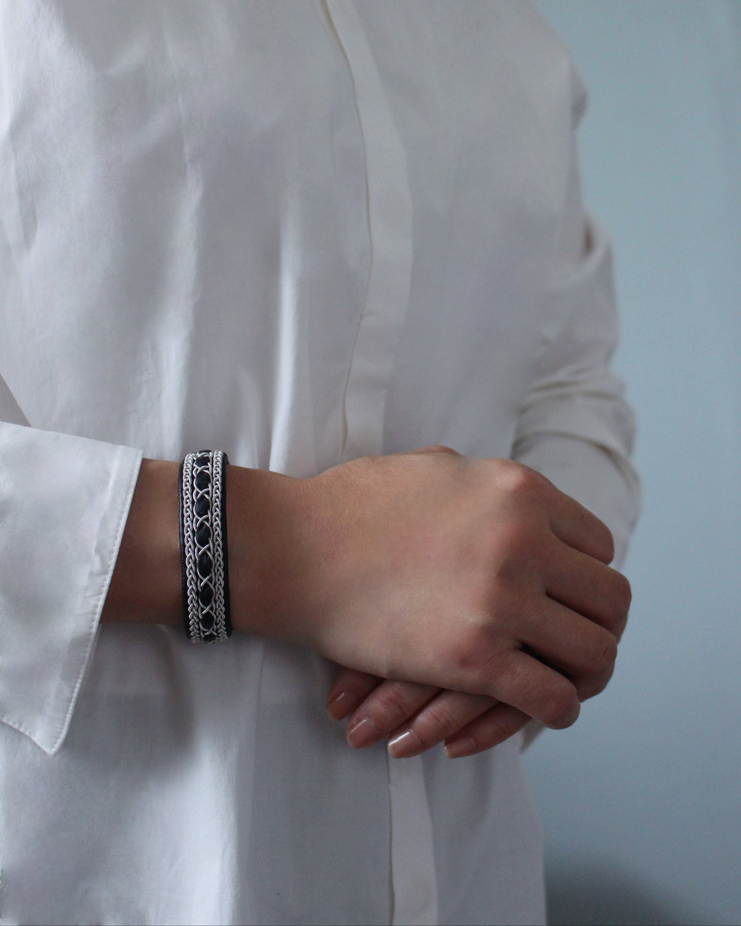 【受注制作】レザーの風合いを生かした、ブラック