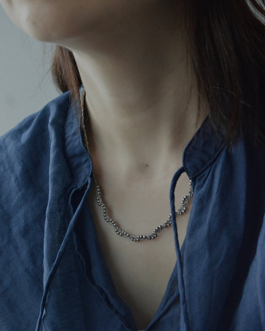 軽やかに纏う贅沢ビーズのネックレス/45cm