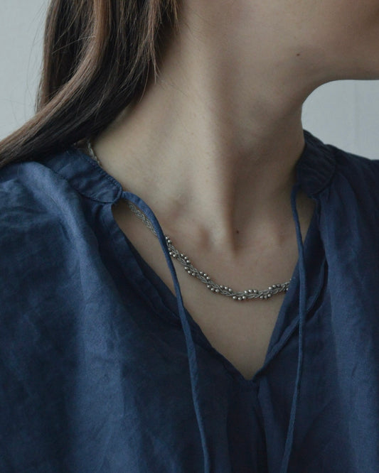 軽やかに纏う贅沢ビーズのネックレス/45cm