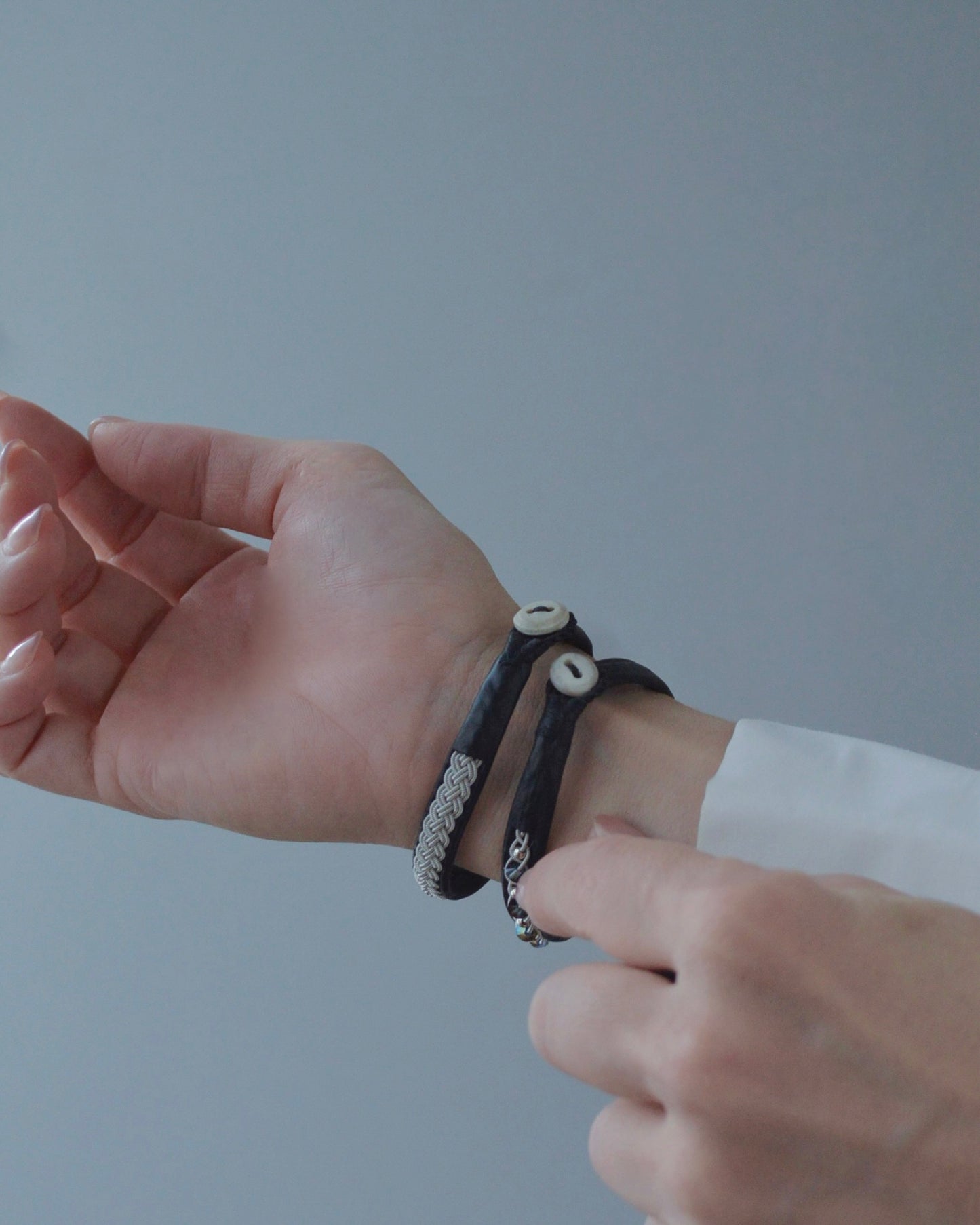 華奢なのに主役、ブラックのセットブレス|受注制作