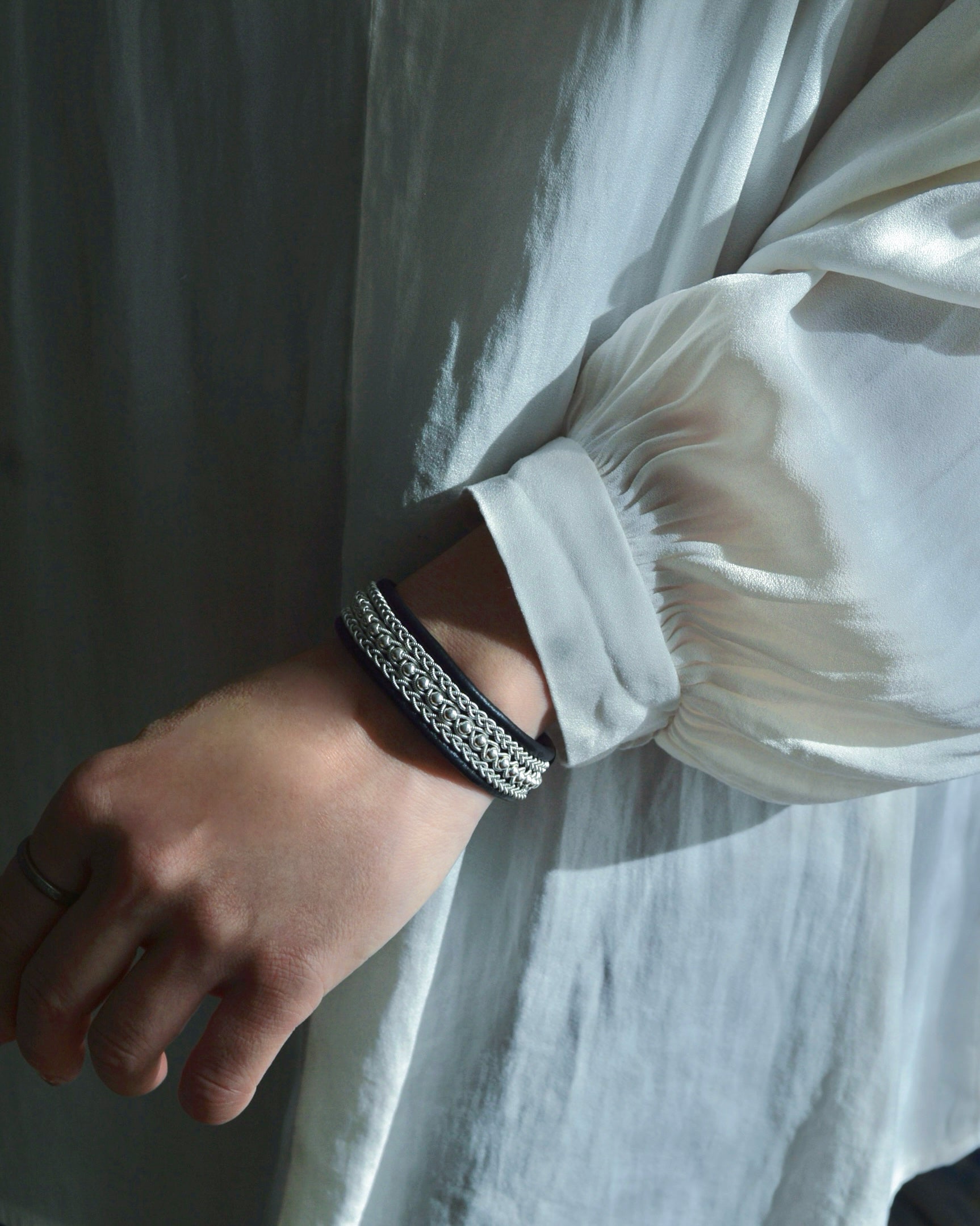 ALMOST BLACK ブレスレット 箱付き Amazon.com: BT-ZX0 Mini Speakers - IPX7 Waterproof Portable